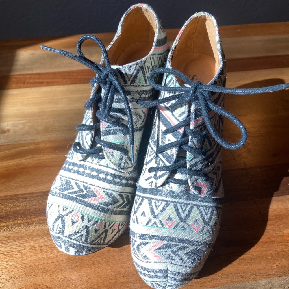 Platform wedge